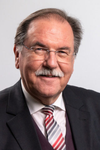  Prof. Dr. Uwe Swarat 